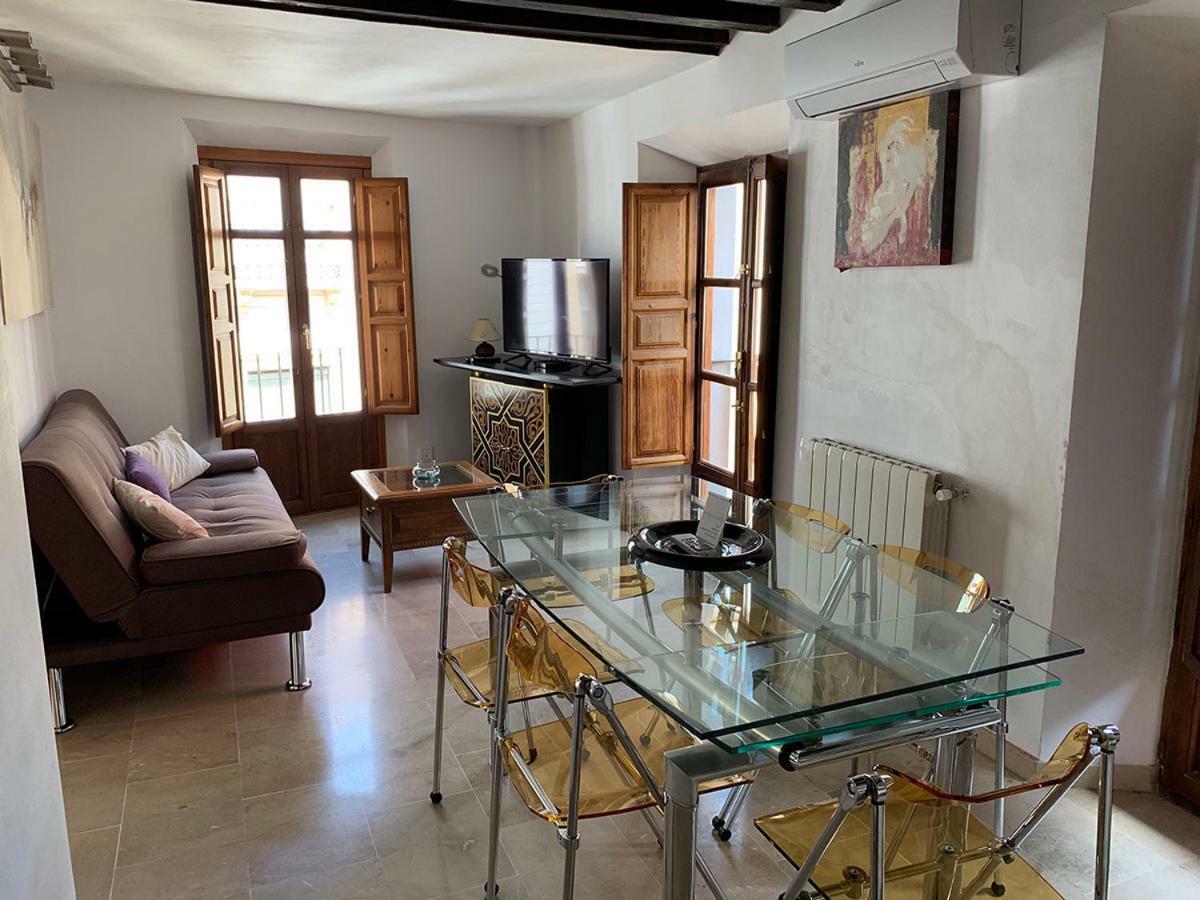 Charming Apartments De Gomerez Гранада Екстер'єр фото